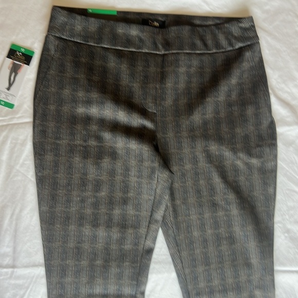 NWT Dalia Grey Plaid Tummy Control Pants sz 12 - Picture 3 of 6